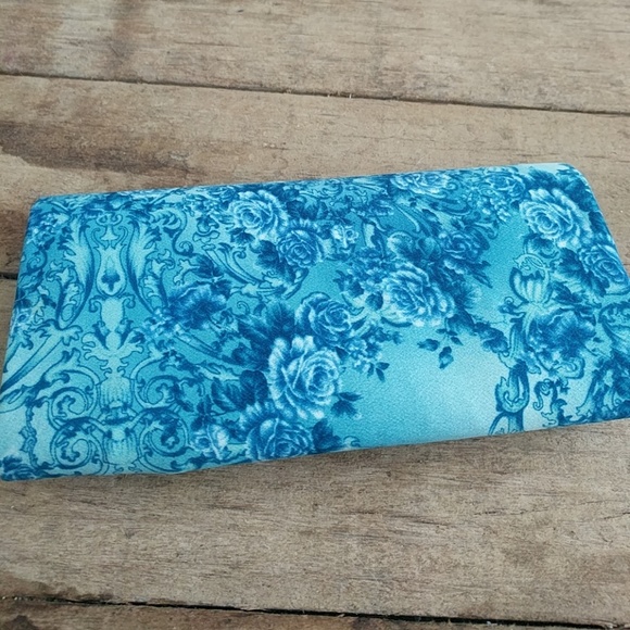 Clutch purse w roses | turquoise - Picture 4 of 4